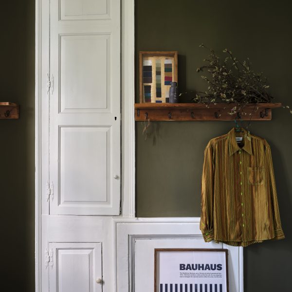 Cardamom No.CB5; Au Lait No.CB9