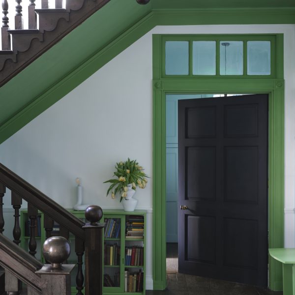 Raw Tomatillo No.CB6; Liquorice No.CB10; Au Lait No.CB9